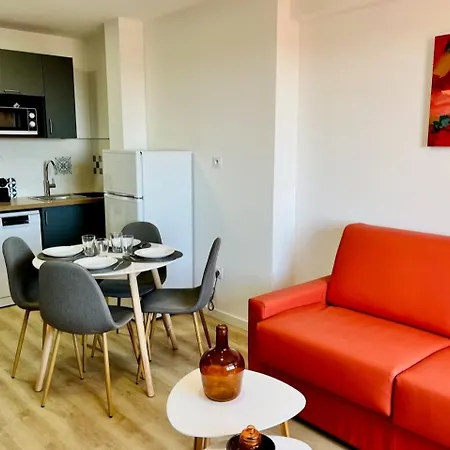 Easy 2* Αζάτσιο