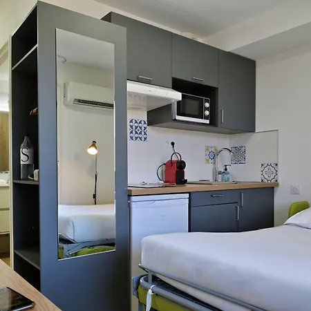 Easy Hotel apartamentowy 2*