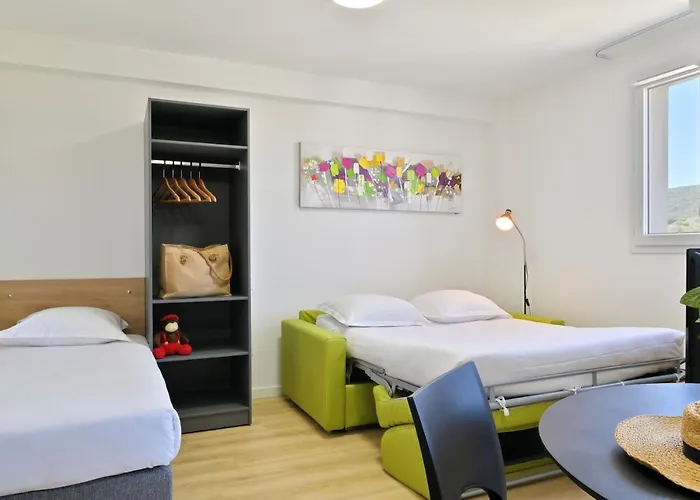 Hotel apartamentowy Easy 2*