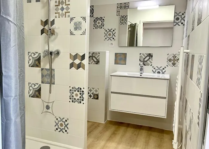 Easy 2* Ajaccio (Corsica)