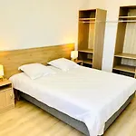 Easy Aparthotel