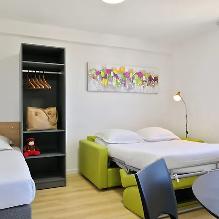 アパートホテル Easy